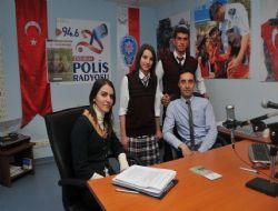Polis Radyosu öğrencileri ağırladı