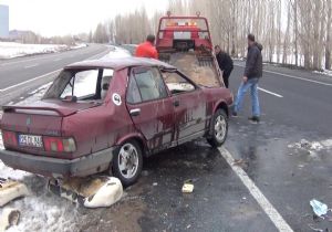 Pasinler yolunda trafik kazası: 1 ölü 4 yaralı