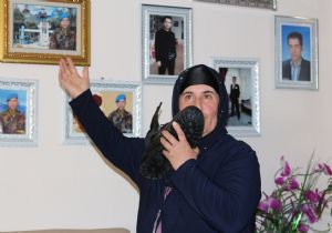 Şehit Annesi'nden göz yaşartan  özlem
