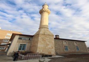 ‘Şehitlerin aziz hatıraları yaşatılacak'