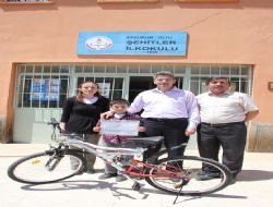 Sanatta başarı ödül getirdi