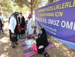 AK Kadınlar Türbede buluştu