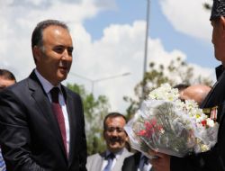 Vali Altıparmak göreve başladı