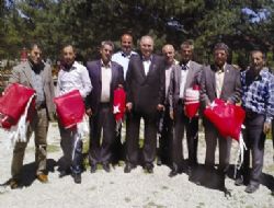 Yılmaz'dan anlamlı hediye