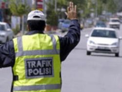 Otomobiller çarpıştı: 2 yaralı