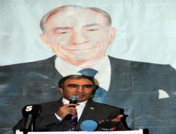 Öztürk Anayasa çalışmalarını değerlendirdi